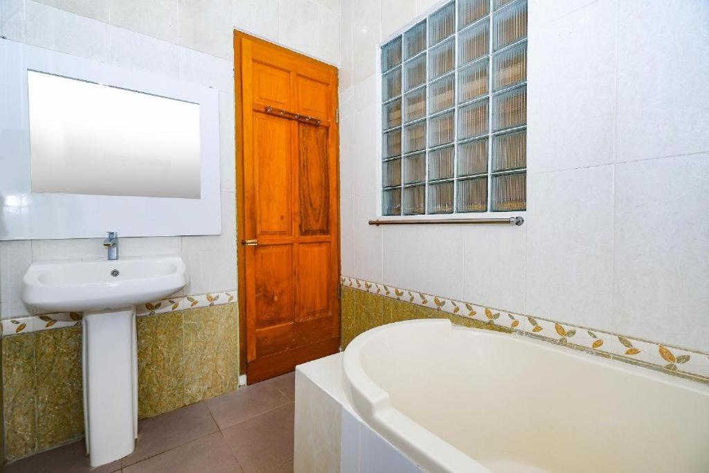 Guest House Gethsemane Салатига Экстерьер фото